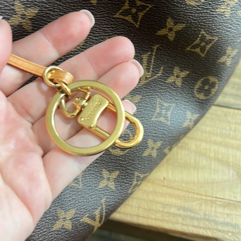 Louis Vuitton Artsy mm